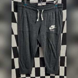 women's Nike Sportswear Gym Vintage Capri pants Size Large